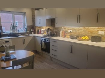 Roomgo UK - Spacious master bedroom, Wirral - £700 pcm