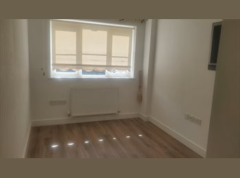 Roomgo UK - Cozy 1bedroom flat, Wirral - £700 pcm