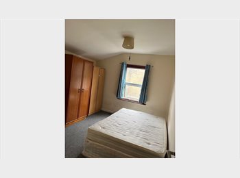 Roomgo UK - One double room available for single person, United Kingdom - £700 pcm