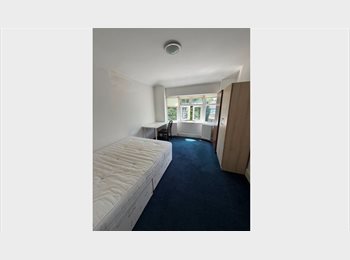 Roomgo UK - Room to rent, Hendon - £880 pcm