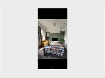 Roomgo UK - Cozy room within a minute from Hornsey Station, Hornsey - £748 pcm