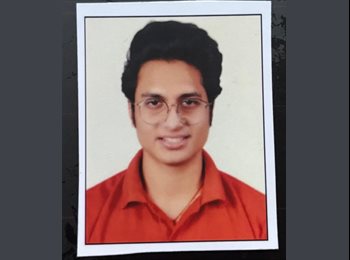 Roomgo UK - Desmond - 23 - London