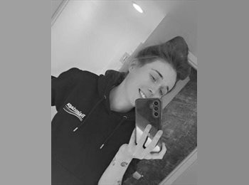 Roomgo UK - Natalie - 29 - Newcastle upon Tyne