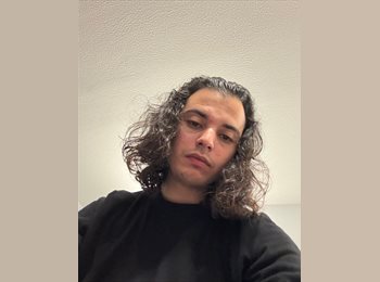 Roomgo UK - Hamza - 23 - Manchester