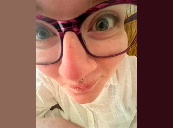 Roomgo UK - Meg - 18 - United Kingdom