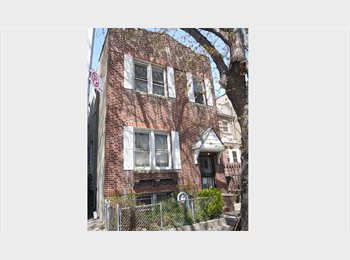 Roomgo US - looking for a female roommate, Astoria - $300 pm