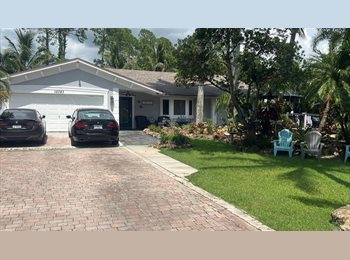 Roomgo US - Room for Rent 1100 first and last in Loxahatchee, Wellington - $1,200 pm