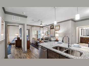 Roomgo US - Luxury Living in the Heart of San Fernando Valley, Reseda - $1,200 pm
