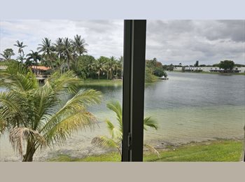 Roomgo US - Busco compañer@ de apartamento, Kendale Lakes - $900 pm