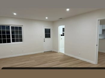 Roomgo US - ROOMMATE NEEDED, Sun Valley - $1,500 pm