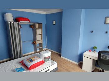 Appartager BE - BELLE CHAMBRE MEUBLÉE avec sdb privative au cœur du centre historique de Tournai (IDEAL POUR ETUDIAN, Tournai - 500 € pm