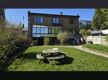 Appartager BE - Chambre à louer, Charleroi - 450 € pm