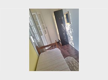 Roomgo BR - Coliving com quartos mobiliados com todas as despesas incluídas na Lapa Trem e metro Paga e mora Sem, Lapa - R$ 780 Por mês