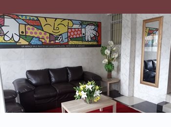 Roomgo BR - suite mobiliada no Pina, Recife - R$ 900 Por mês
