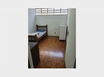 Roomgo BR - Quarto ao lado do metro, Morumbi - R$ 990 Por mês