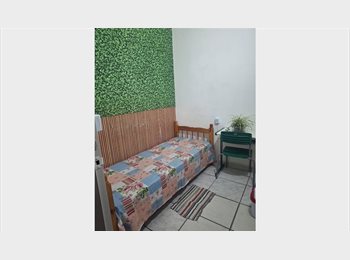 Roomgo BR - Hospedaria com quartos para alugar com tudo incluído mobiliados em São Paulo Lapa Trem e Metro Zona, Lapa - R$ 780 Por mês