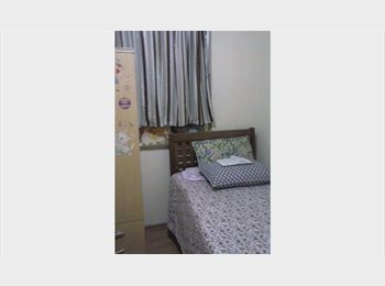 Roomgo BR - Quarto individual para moças próximo estação metrô Afonso Pena, Estácio - R$ 600 Por mês