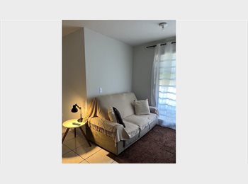 Roomgo BR - Alugo quarto em residencial com tudo incluso, Curitiba - R$ 1.000 Por mês
