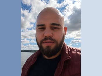 Roomgo BR - Jonathan - 29 - Curitiba