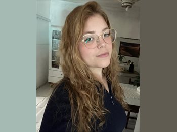 Roomgo BR - Isabella Almeida - 25 - Porto Alegre