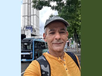 Roomgo CA - Charles - 65 - Laval