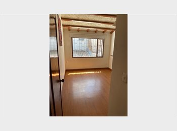CompartoApto CO - Habitación amplia en casa, barrio cedro golf, Bogotá - COP$ 900.000 por mes