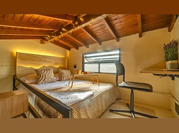 CompartoApto CO - ALUMA · Estudio wellness a pasos del Metro, Envigado - COP$ 1.790.000 por mes