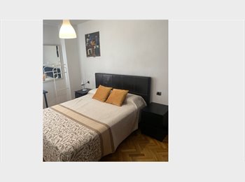 Roomgo ES - Habitación con cama grande/ double king side bed, Oviedo - 400 € por mes