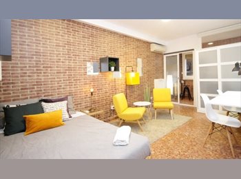 Roomgo ES - RH3-R17 Habitación grande y recién reformada., Eixample - 1.050 € por mes