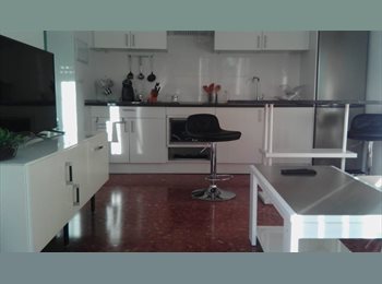 Roomgo ES - Alquilo magnifico espacio en chalet compartido., Sevilla - 590 € por mes