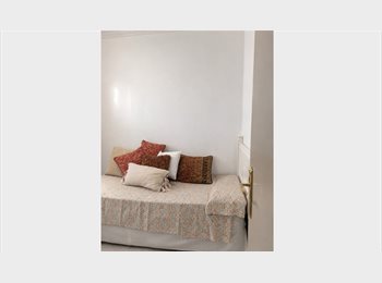 Roomgo ES - DISEÑADORA BUSCA ROOMMATE · VILADECANS CENTRO, Sant Boi de Llobregat - 500 € por mes