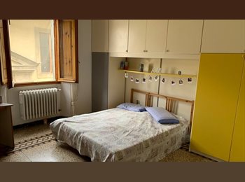 Roomgo IT - Ampia stanza in Centro, Firenze - 600 € al mese