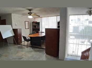 Roomgo MX - Asistencia para señoritas universitarias de ICB, UAG, Zapopan - MX$6,500 por mes