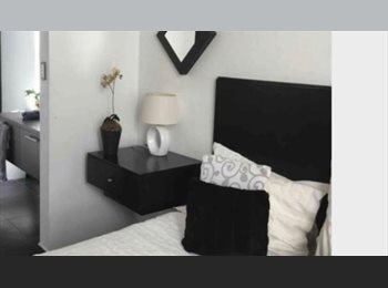 Roomgo MX - Cama Queen Size, Puebla - MX$7,500 por mes