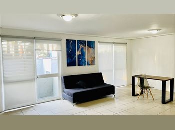 Roomgo MX - Habitación Con Baño Propio En La Calma, Zapopan - MX$3,800 por mes