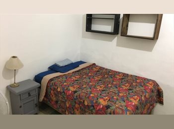 Roomgo MX - Habitación individual, Colonia Americana, Guadalajara - MX$4,200 por mes