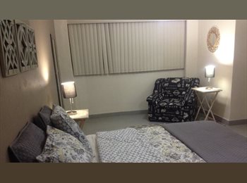Roomgo MX - Habitación para Mujer en Chapalita | Amueblada | Servicios Incluidos, Zapopan - MX$6,500 por mes