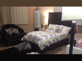 Roomgo MX - Habitación amueblada en Chapalita | Casa exclusiva para mujeres | Servicios incluidos | $6,500, Zapopan - MX$6,500 por mes