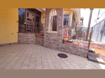 Roomgo MX - CUARTOS AMUEBLADOS CERCA DE CUCEA Y CUCSH, Guadalajara - MX$4,600 por mes