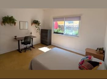 Roomgo MX - Cuarto amueblado en el Centro Histórico (con terraza y servicios incluidos), Querétaro - MX$8,500 por mes