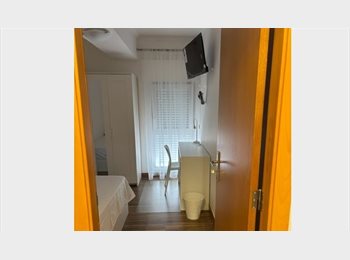 Roomgo PT - Alugo Quartos Próximo do Hospital da Luz, Lisboa - 600 € Por mês