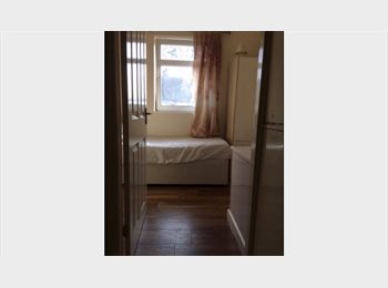 Roomgo UK - SINGLE ROOM TO RENT IN WALTHAM CROSS EN8, Waltham Cross - £500 pcm