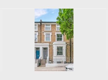 Roomgo UK - Third flatmate needed – living with Imperial and UCL students – Shepherds Bush – £1190 pcm – move-in, Shepherds Bush - £1,190 pcm