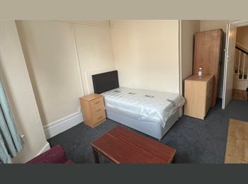 Roomgo UK - Spacious Single Room – £650 pcm – TW3, Whitton - £650 pcm