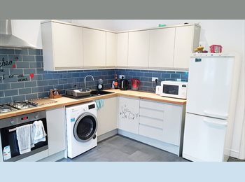 Roomgo UK - Room to Rent Cricklewood Broadway NW2 | £860 PCM, London, Cricklewood - £860 pcm