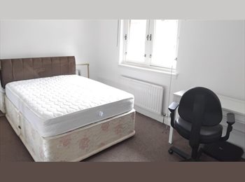 Roomgo UK - House share Glasgow West End G20, Possilpark - £550 pcm