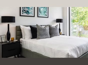 Roomgo UK - Private Room with Private Bathroom – Female Only – Upton Park, Upton Park - £1,200 pcm