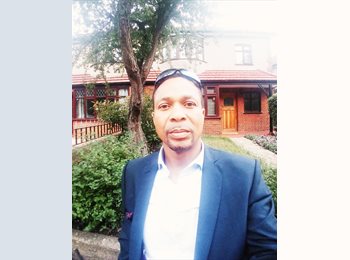 Roomgo UK - Isaac - 46 - Slade Green