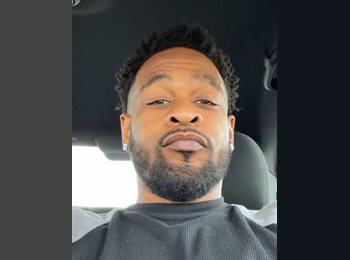 Roomgo US - Orlandus Jackson - 34 - Hamilton