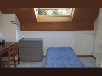 Roomgo CH - chambre dans colocation avec beau jardin, Genève - 940 CHF / Mois